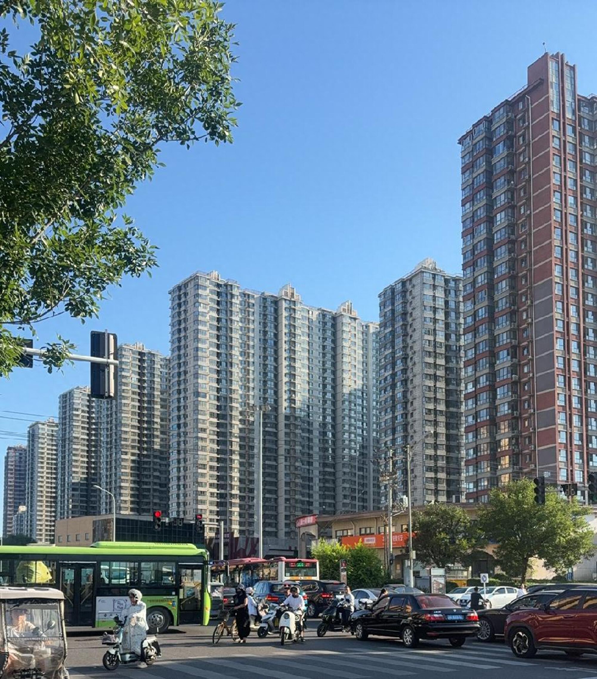 天恒集团处置上百套房产 总价超3.3亿元