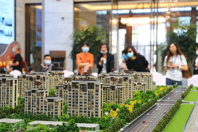 当下手上有多套房产的，请关注此文来冲出被套牢的机会